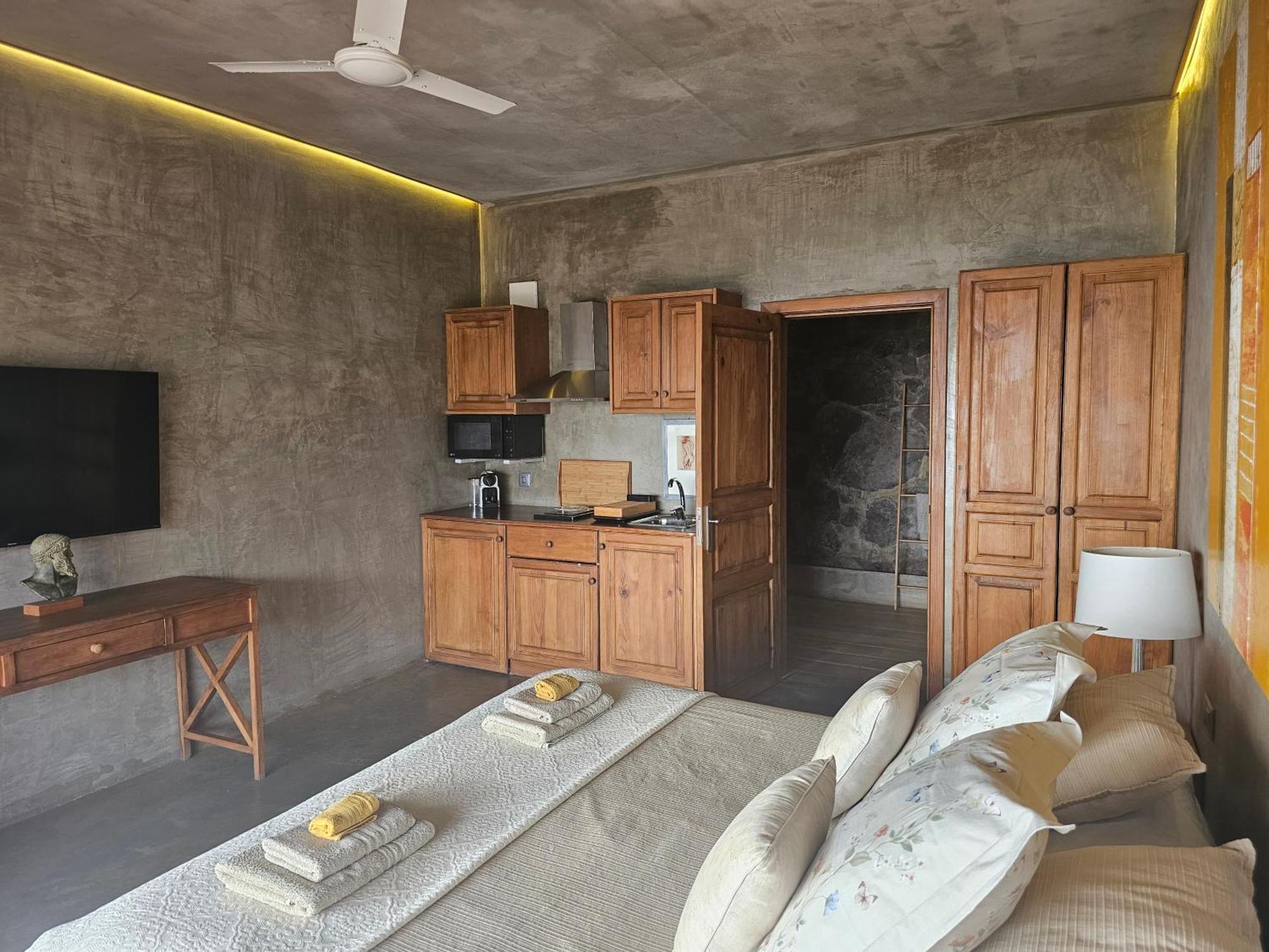 Les Terrasses Suites Calheta  Eksteriør billede