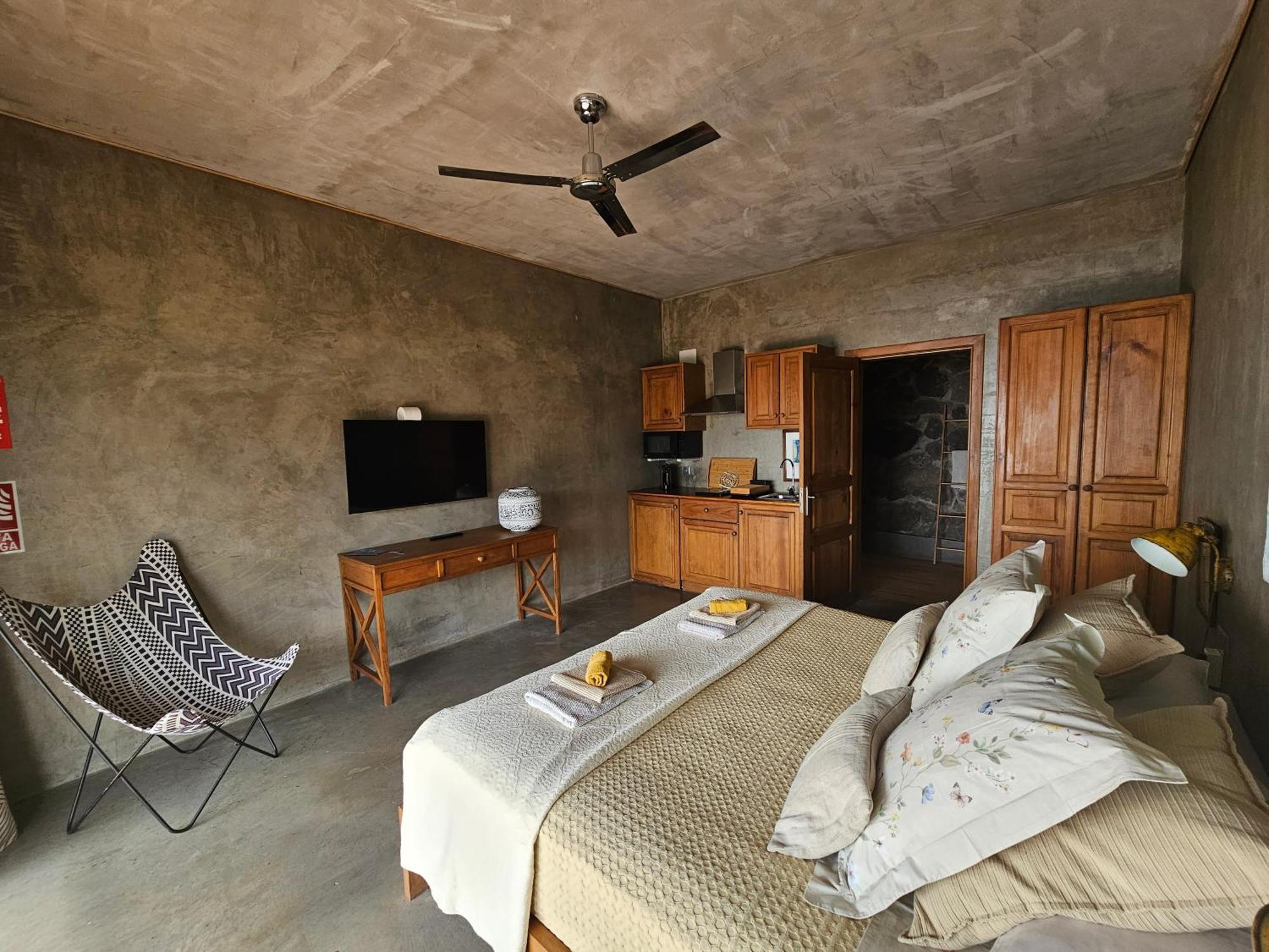 Les Terrasses Suites Calheta  Eksteriør billede